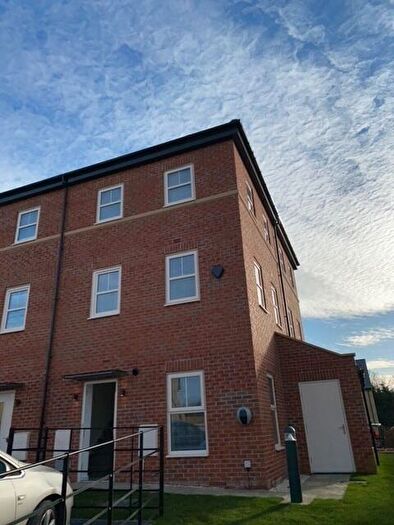 2 Bedroom Town House To Rent In Bolton Court, Leeds, West Yorkshire, LS14