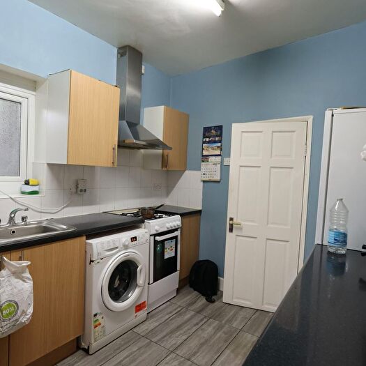 2 Bedroom Flat To Rent In Katherine Road, London, E6
