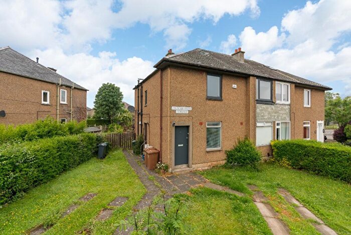 3 Bedroom Flat To Rent In Colinton Mains Terrace, Colinton Mains, Edinburgh, EH13