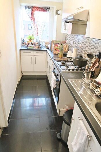 1 Bedroom Block Of Flats For Sale In The Sandlings, Wood Green, London, N22
