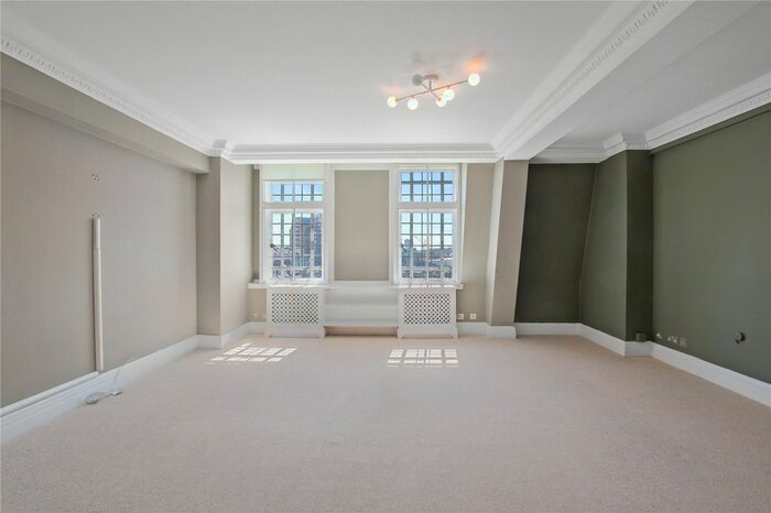 3 Bedroom Flat To Rent In Baker Street, London, NW1
