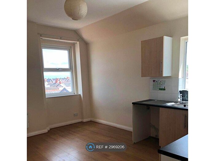 1 Bedroom Flat To Rent In Abergele Road, Colwyn Bay, LL29