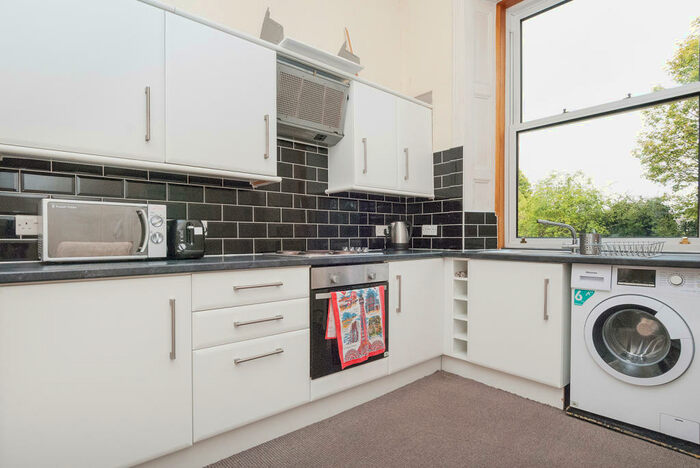 3 Bedroom Flat To Rent In Dalkeith Road Edinburgh United Kingdom, EH16