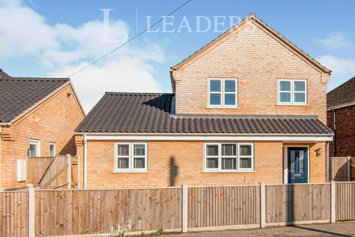 3 Bedroom Detached House To Rent In Arches Court, Beccles Road, Bradwell, NR31