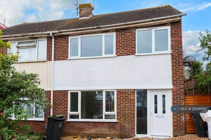 3 Bedroom Semi-Detached House To Rent In Victoria Road, Broadstairs, CT10