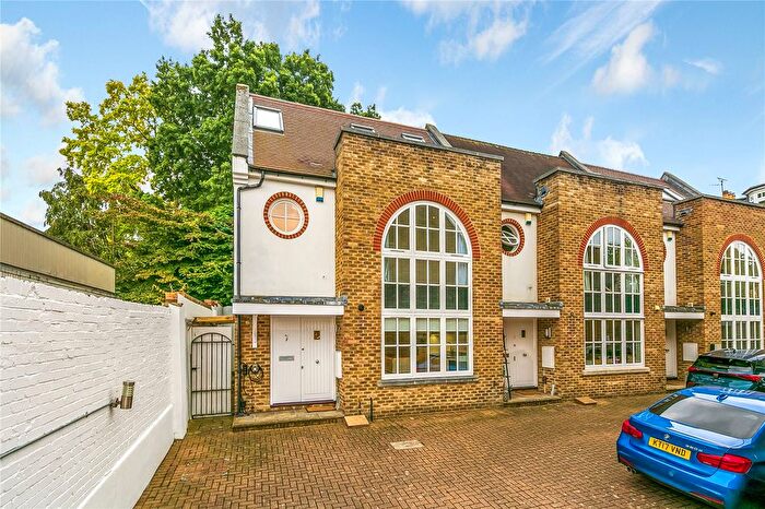 3 Bedroom Semi-Detached House To Rent In Abercorn Mews, Richmond, TW10