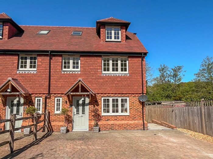 3 Bedroom Semi-Detached House For Sale In Mountfield, TN32