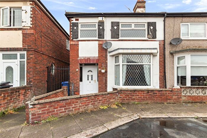 3 Bedroom End Of Terrace House For Sale In Chelmsford Place, Grimsby, N E Lincs, DN34