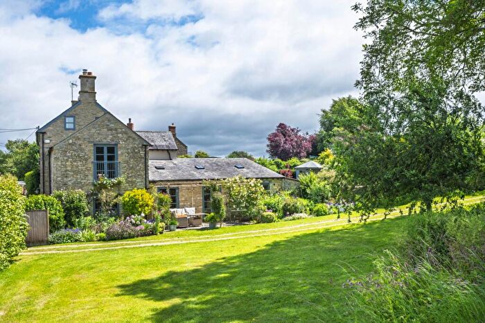 5 Bedroom Link Detached House For Sale In Fiddlers Hill, Shipton Under Wychwood, OX7
