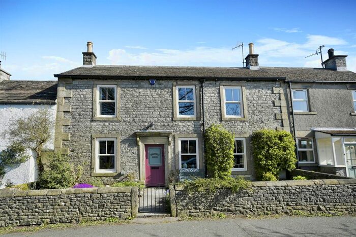 3 Bedroom Terraced House For Sale In Litton, Buxton, SK17