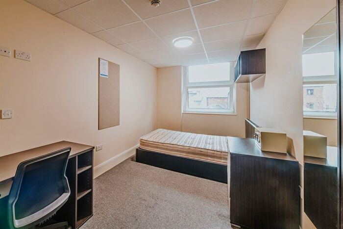 2 Bedroom Flat To Rent In Bed, Kp House, NG1