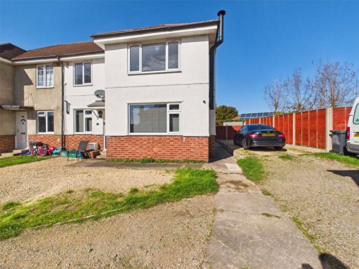 3 Bedroom Maisonette For Sale In Orchard Close, Longford, Gloucester, Gloucestershire, GL2