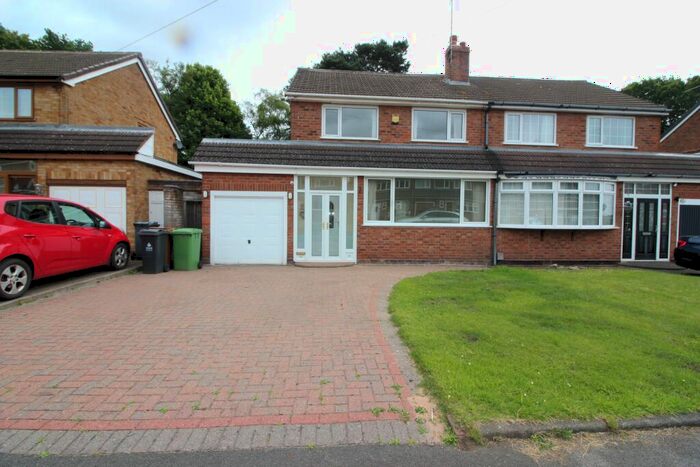 3 Bedroom Semi-Detached House To Rent In Valley Road, Sutton Coldfield, B74