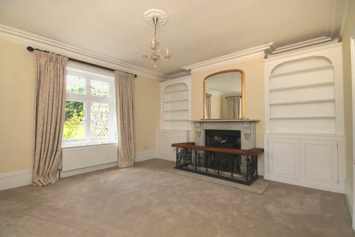 6 Bedroom Semi-Detached House To Rent In Lawrence Lane, Buckland, RH3