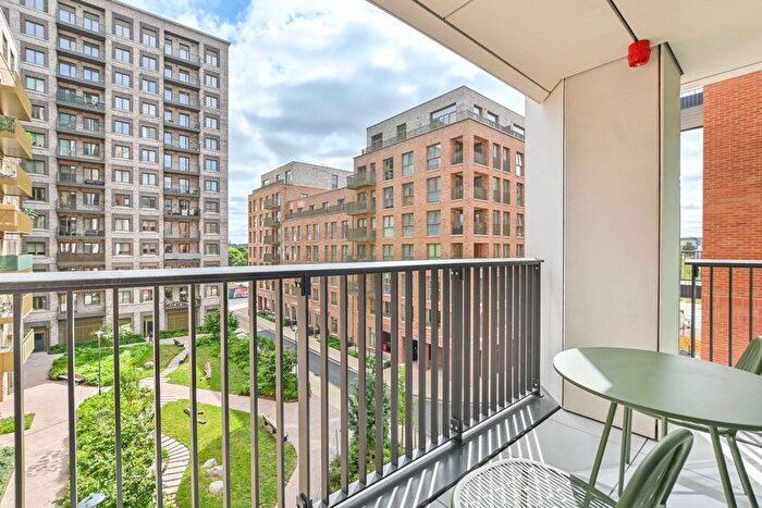 3 Bedroom Flat To Rent In The Maple, Willesden Green, London, NW2