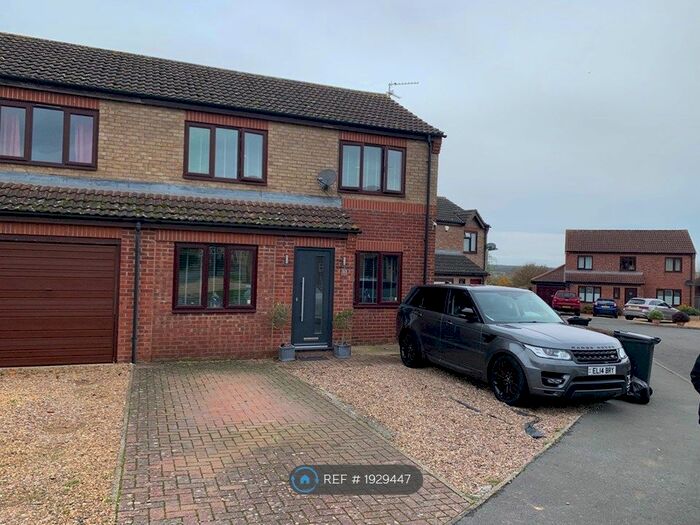 4 Bedroom Semi-Detached House To Rent In Foxglove Road, Stamford, PE9