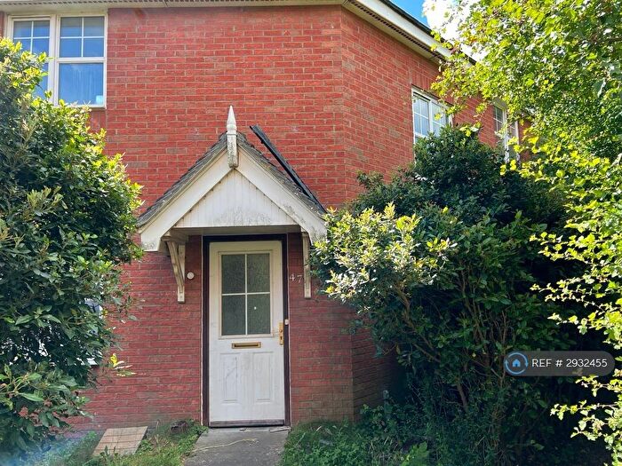 3 Bedroom Semi-Detached House To Rent In Lavender Close, Corby, NN18