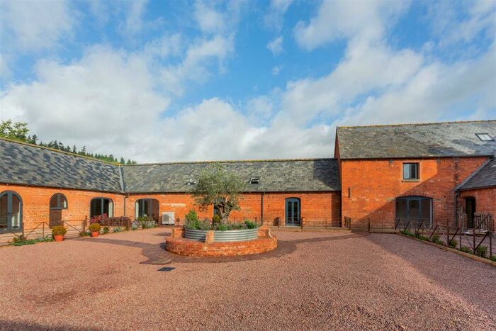 4 Bedroom Barn Conversion To Rent In Broom Hill, Huntley, GL19