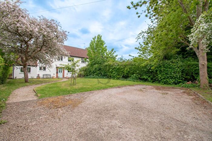 4 Bedroom Semi Detached House For Sale In Church Lane, Stoughton, LE2