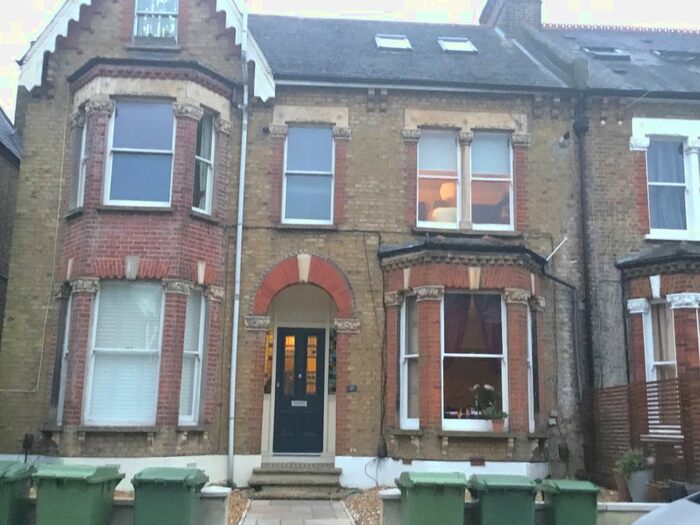 2 Bedroom Flat To Rent In Therapist Road, East Dulwich SE22