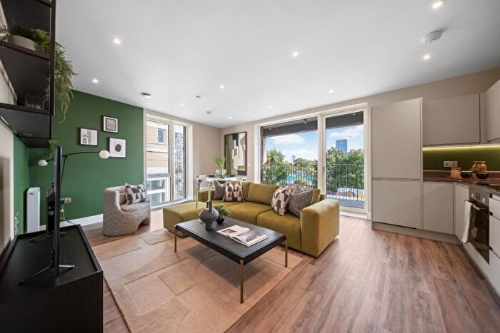 3 Bedroom Apartment For Sale In Makers Yard, London, E16