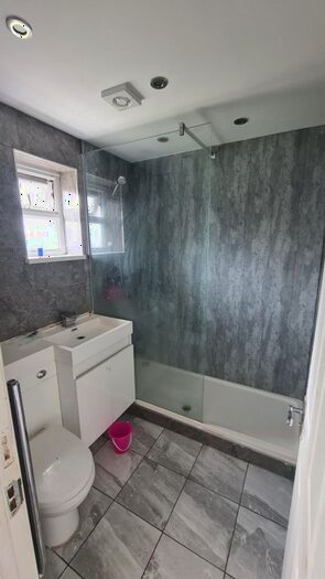 3 Bedroom End Of Terrace House To Rent In Bushgrove Road, Becontree, Dagenham, RM8