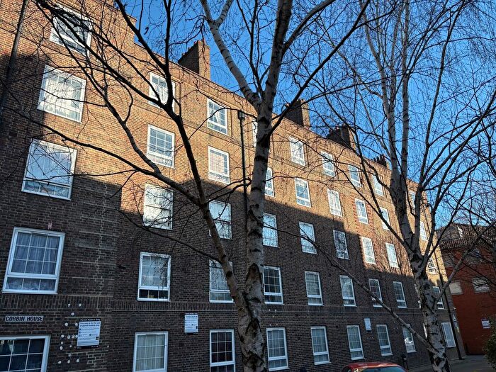 4 Bedroom Flat To Rent In Corbin House, Bromley High Street, London, E3