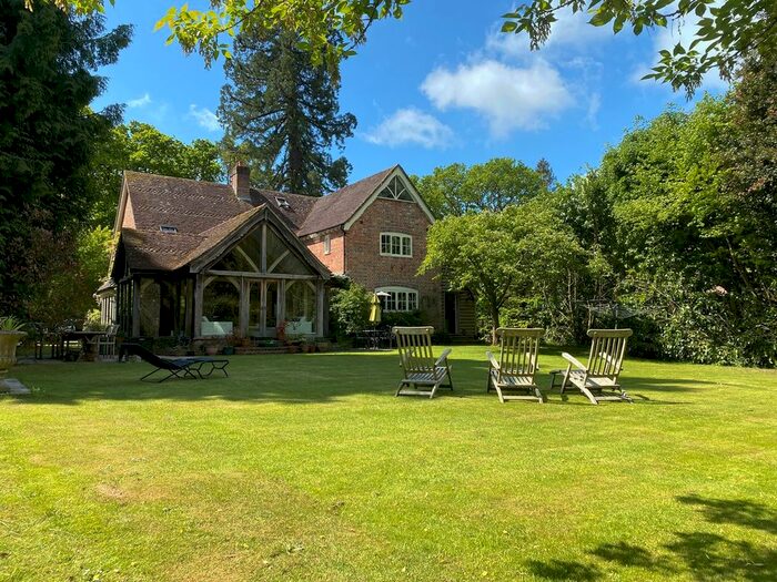 5 Bedroom Detached House For Sale In Woodlands Road, Ashurst, Southampton, SO40