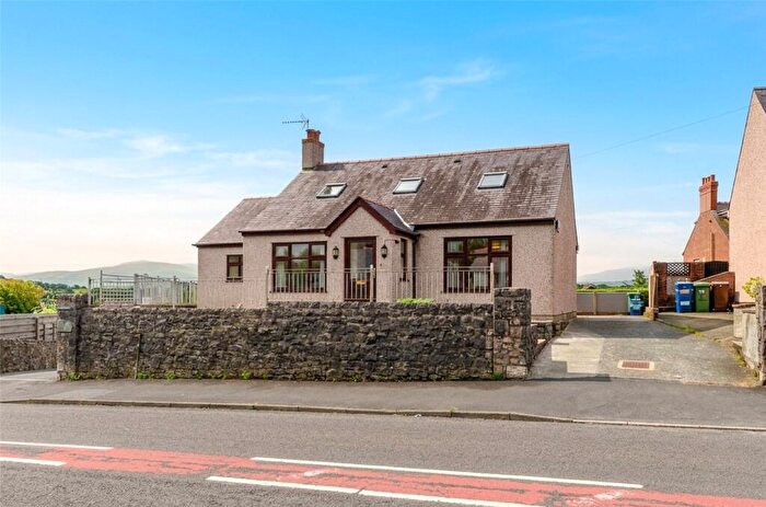 4 Bedroom Bungalow For Sale In Penrhos Road, Bangor, Gwynedd, LL57