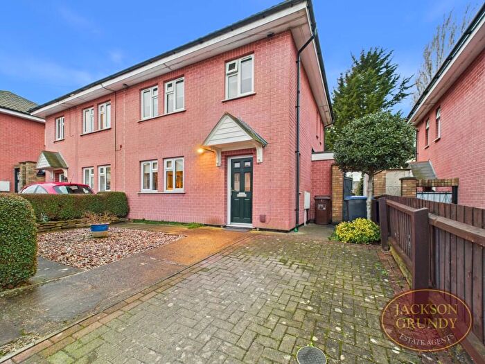3 Bedroom Semi-detached House For Sale In Upland Road, Abington, Northampton, NN3