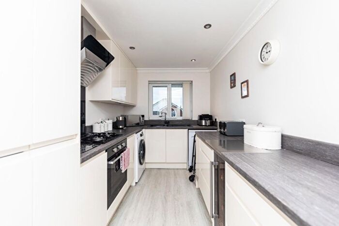 2 Bedroom Semi-Detached Bungalow For Sale In Gleneagles Road, Featherstone, Pontefract, WF7