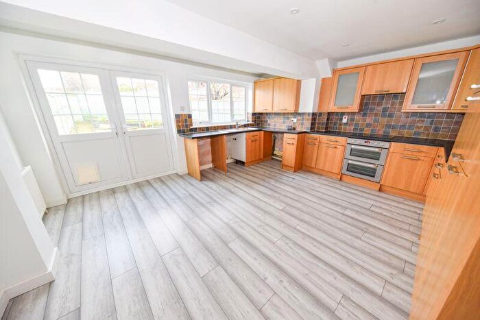 3 Bedroom Terraced House For Sale In Briarfield Gardens, Horndean, PO8
