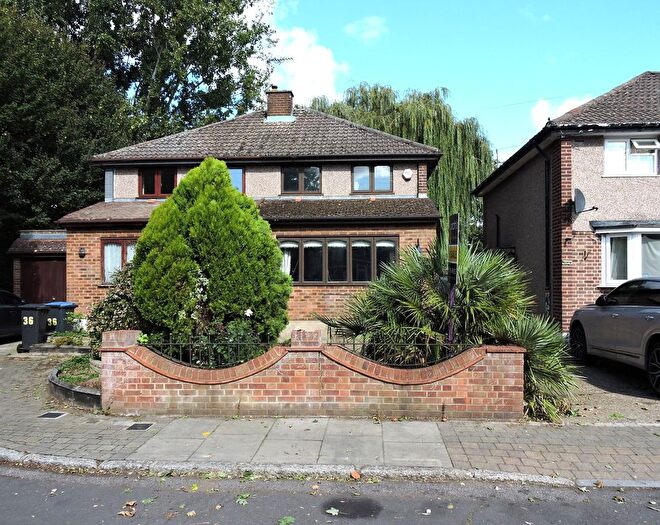 3 Bedroom Semi-Detached House For Sale In Jervis Avenue, Enfield, Middlesex, EN3