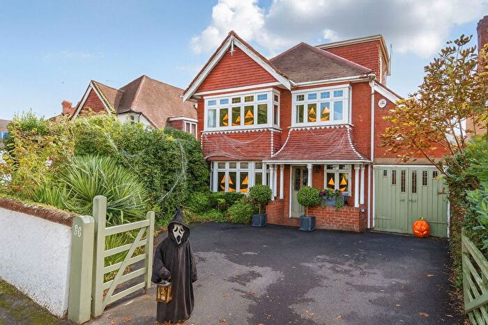 4 Bedroom Detached House For Sale In Bassett Crescent West, Bassett, Southampton, SO16