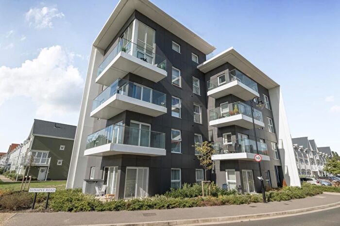 3 Bedroom Flat For Sale In Green Park Village, Reading, Berkshire, RG2