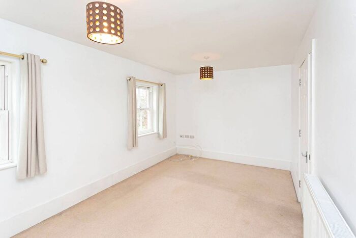2 Bedroom Flat To Rent In Cotterells, Hemel Hempstead, Hemel Hempstead, HP1