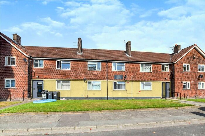 2 Bedroom Flat To Rent In Ludlow Avenue, Clifton, Swinton, Manchester, M27