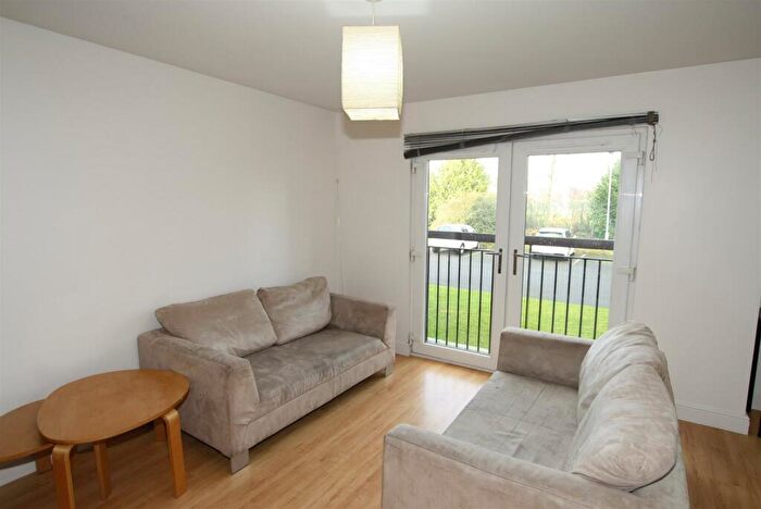 2 Bedroom Apartment To Rent In The Gallery, Moss Lane East, M14