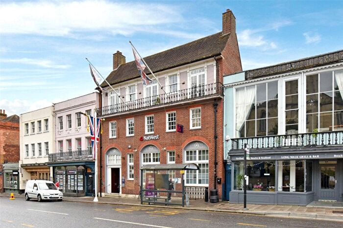 1 Bedroom Flat To Rent In High Street, Windsor, Berkshire, SL4