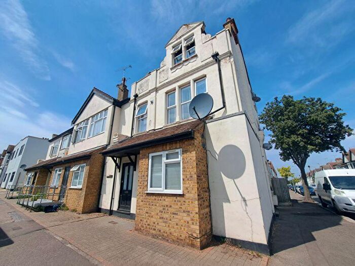 1 Bedroom Flat To Rent In Westborough Road, Westcliff-On-Sea, SS0