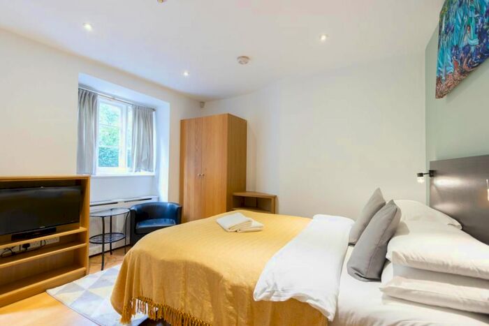 Studio To Rent In Cartwright Gardens, Bloomsbury, London, WC1H
