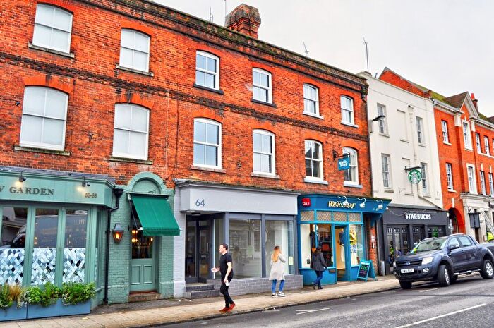 2 Bedroom Flat To Rent In High Street, Marlow, Buckinghamshire, SL7