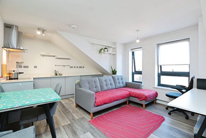 1 Bedroom Flat For Sale In Marlborough Road, Watford, WD18