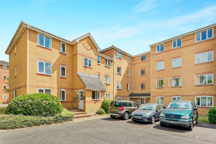 1 Bedroom Apartment To Rent In Ascot Court, GU11