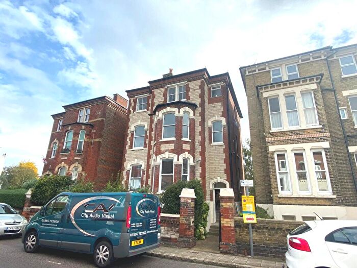 2 Bedroom Flat To Rent In Lennox Road South, Southsea, PO5