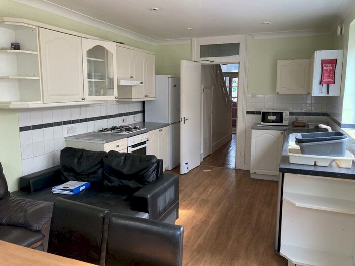 5 Bedroom Terraced House To Rent In Hollingbury Road, Brighton, BN1