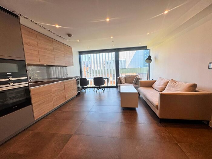 1 Bedroom Flat To Rent In Chronicle Tower, B City Road, London, EC1V