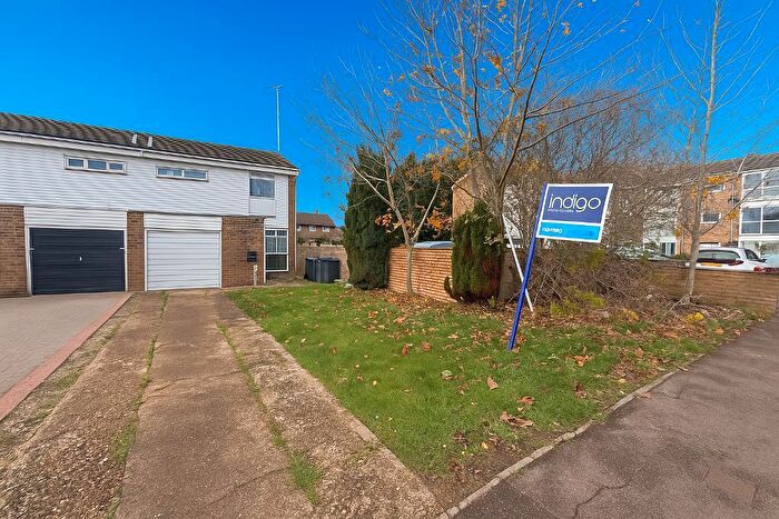 3 Bedroom Semi-Detached House For Sale In Vincent Road, Leagrave, Luton, Bedfordshire, LU4