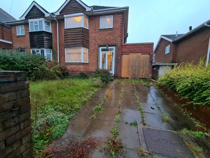 3 Bedroom Semi-Detached House To Rent In Buffery Road, Dudley, DY2