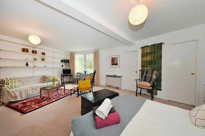 1 Bedroom Studio To Rent In St Quintin Gardens, London, W10